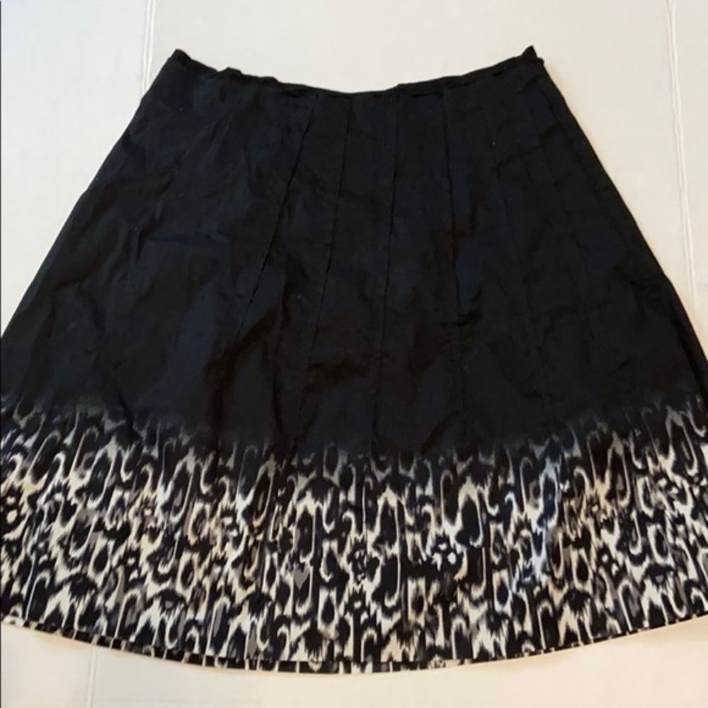 T Tahari black and white skirt Cotton Blend Size 8